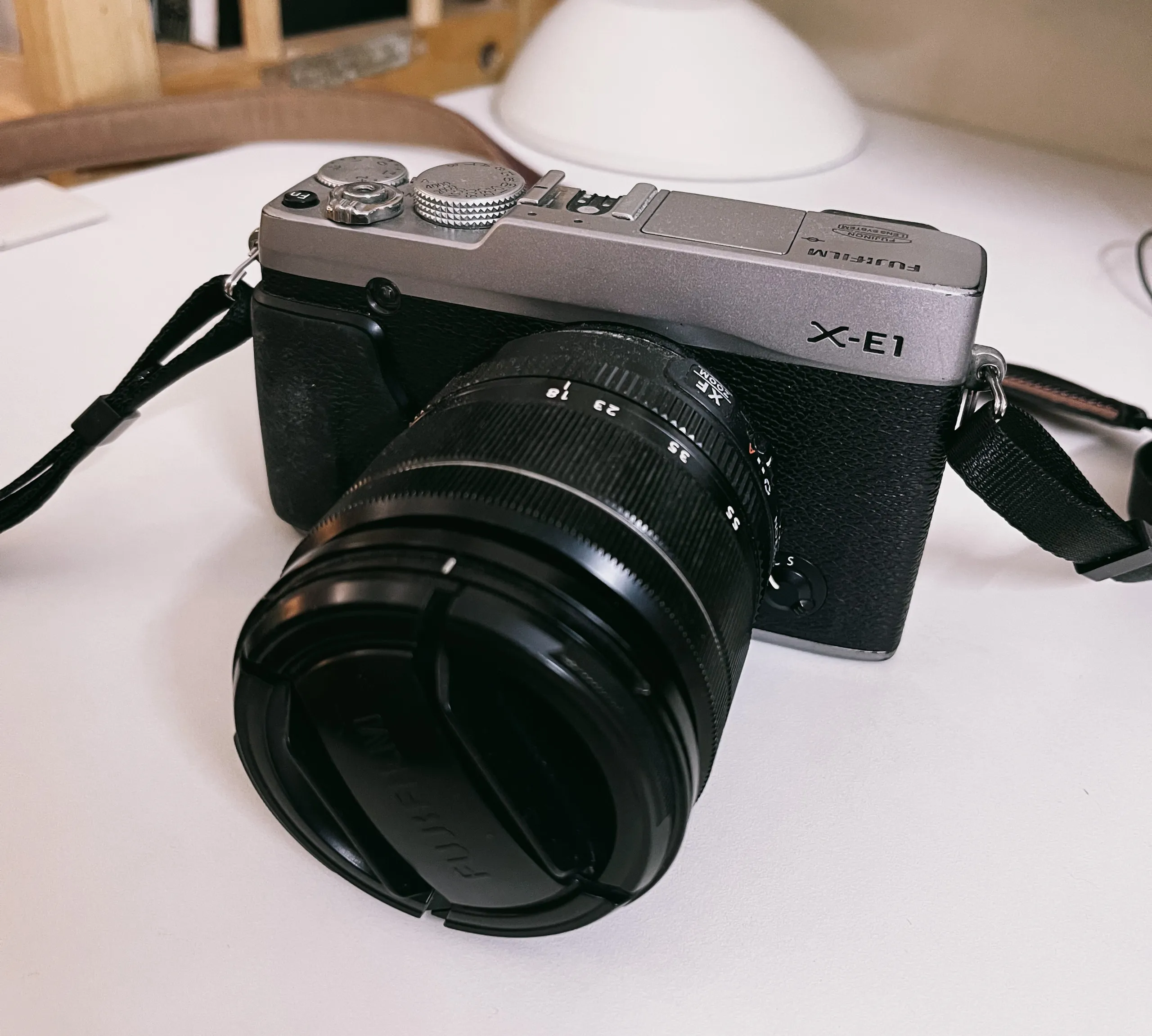 fujifilm xe1 camera front