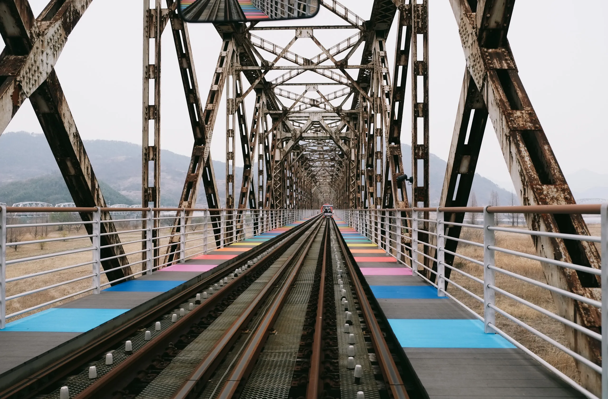 Rainbow railroad