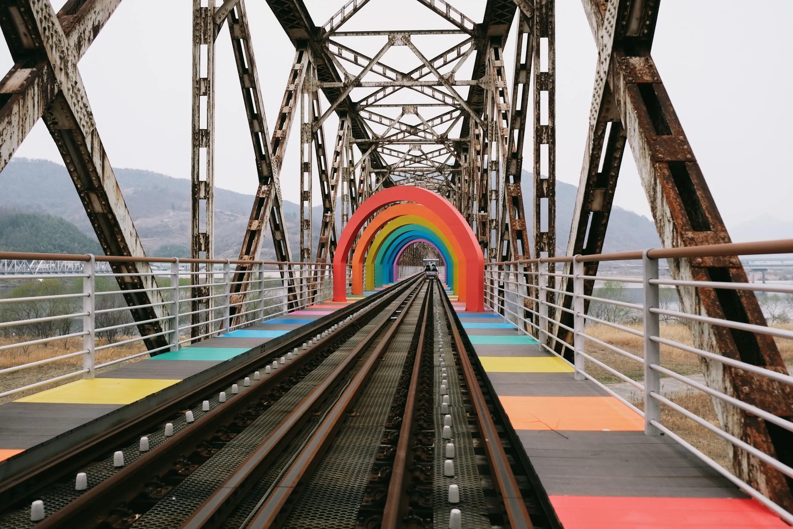 Rainbow railroad